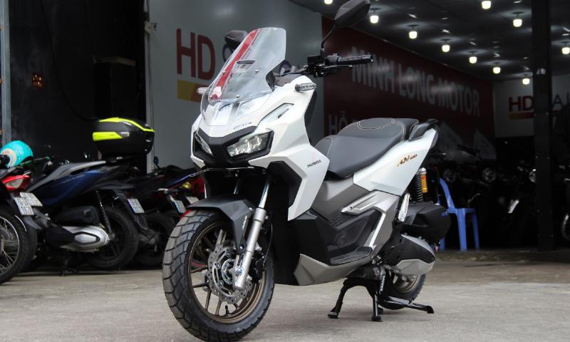 Một buổi gặp mặt cộng đồng những người chơi xe Honda ADV 160, cùng nhau chia sẻ kinh nghiệm và khoe những chiếc xe đã được modif độc đáo.