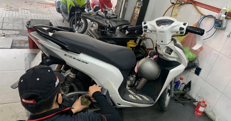 Quy trình thay nhớt xe Vision tại nhà