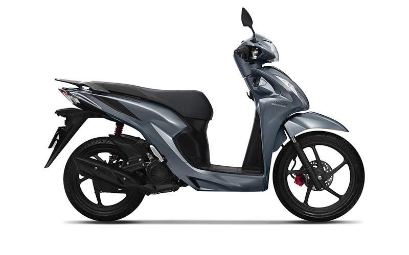 Hình ảnh cận cảnh dàn áo xe Vision bị trầy xước và xuống màu sau thời gian sử dụng