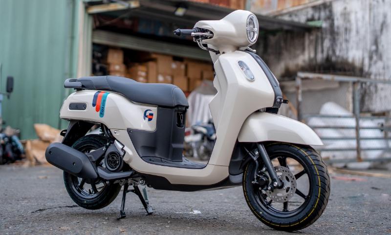 Hinh anh chi tiet thiet ke co dien pha hien dai cua xe tay ga Honda Giorno 125 nhap khau tu Thai Lan voi den oval va duong net mem mai