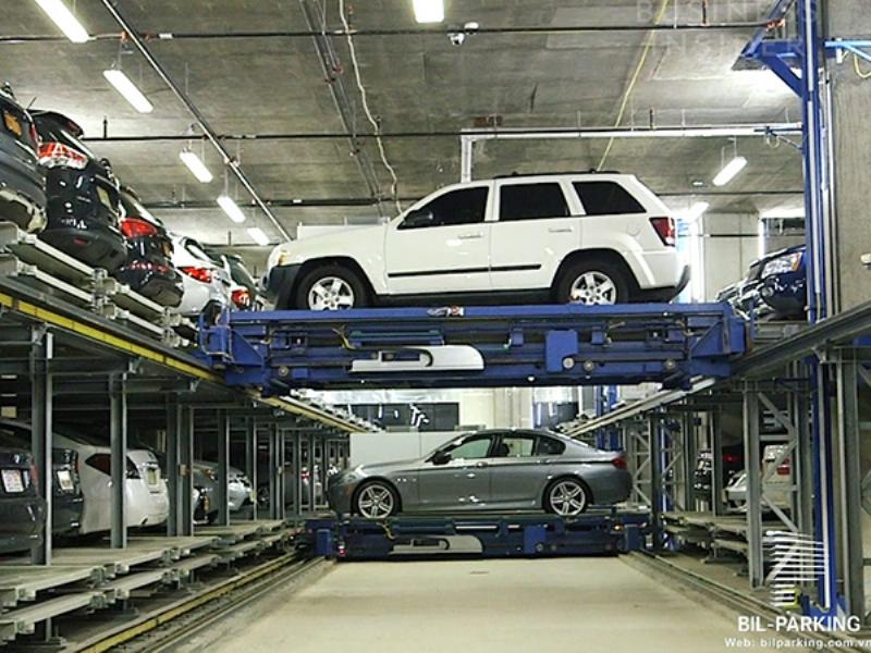 Hình ảnh minh họa bãi đỗ xe máy tự động hiện đại, hiển thị hệ thống xếp xe theo chiều cao hoặc chiều sâu, giúp tiết kiệm không gian