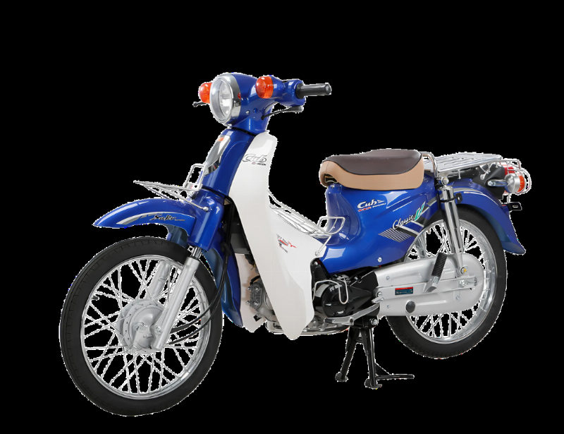 Một dãy xe Cub 50 cũ với các màu sắc và tình trạng khác nhau, từ xe còn đẹp đến xe đã xuống cấp, minh họa các phân khúc giá xe cub 50 cũ.