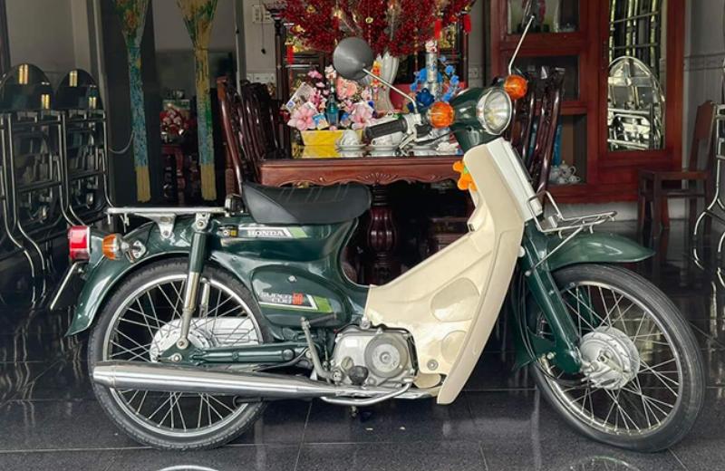 Hình ảnh minh họa quá trình lựa chọn xe tay ga "đời mới" phù hợp